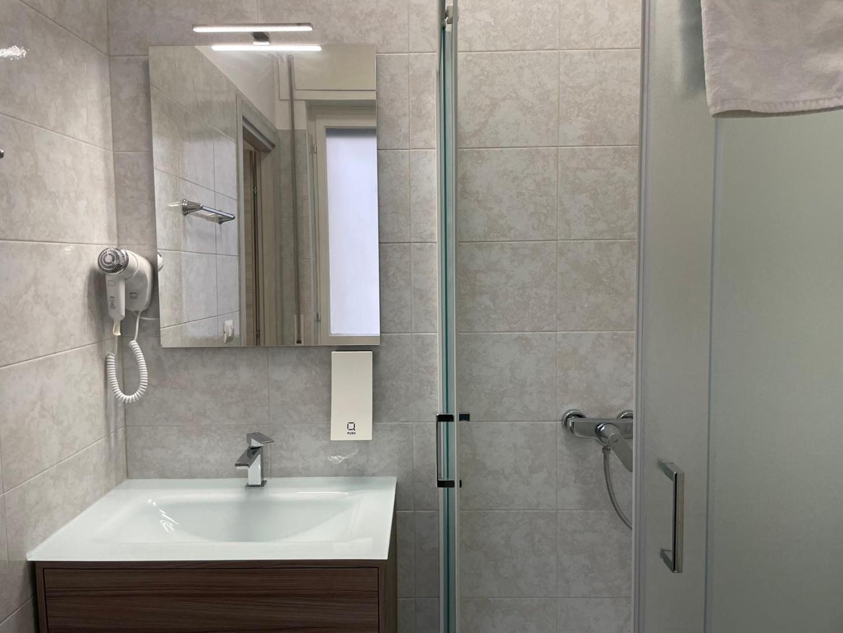 Nuovo Confortini Rooms Sunday Βερόνα Δωμάτιο φωτογραφία